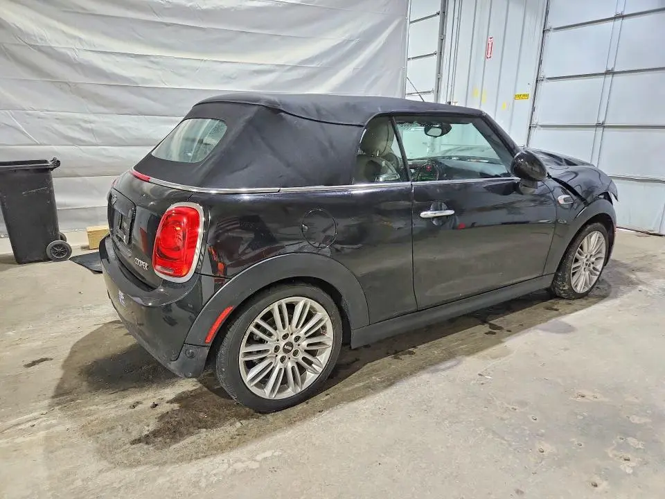 2017 MINI COOPER   