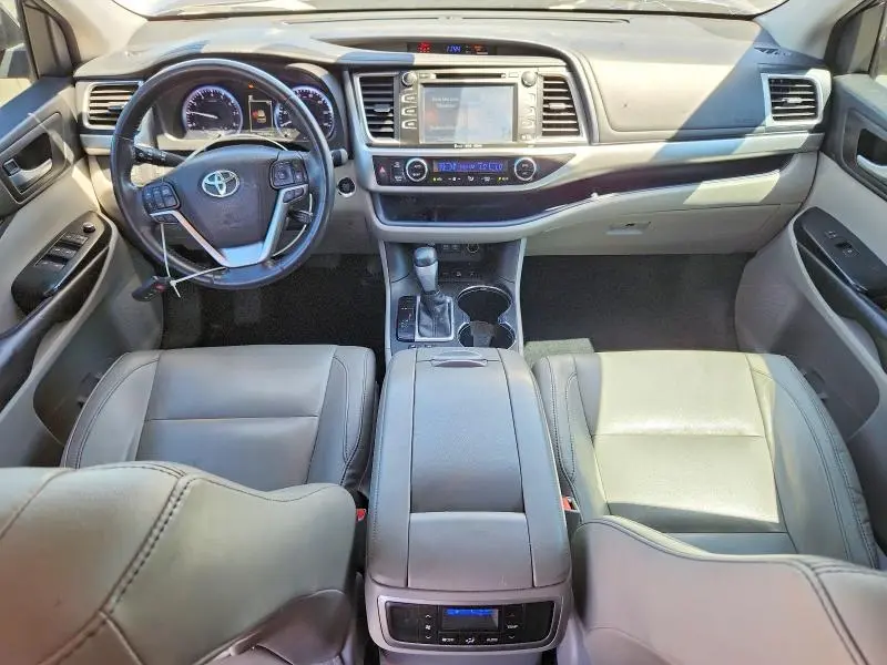 2017 TOYOTA HIGHLANDER XLE  