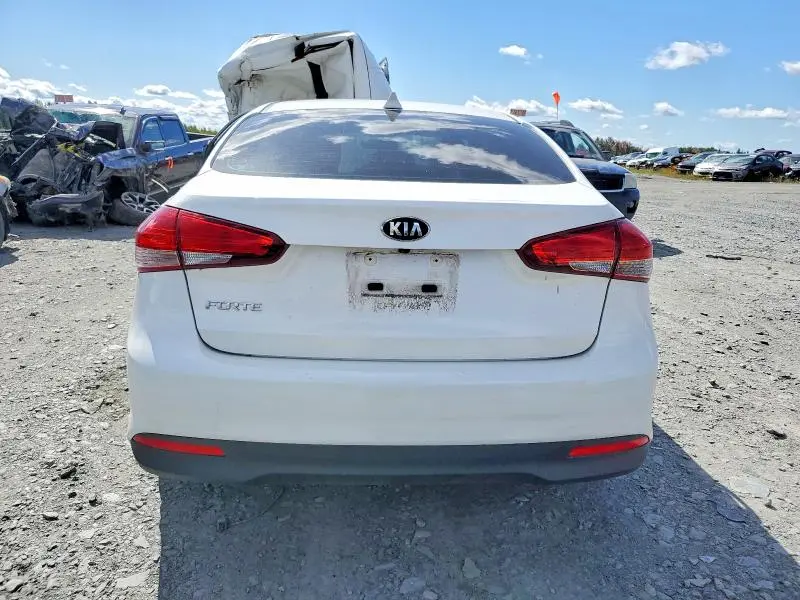 2018 KIA FORTE LX  