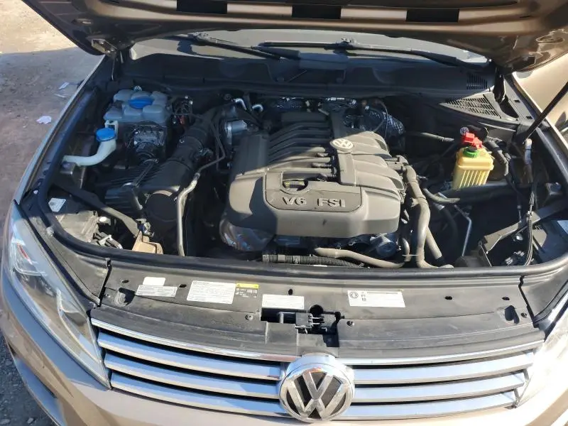 2016 VOLKSWAGEN TOUAREG SPORT  