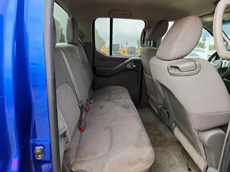 2013 NISSAN FRONTIER S  