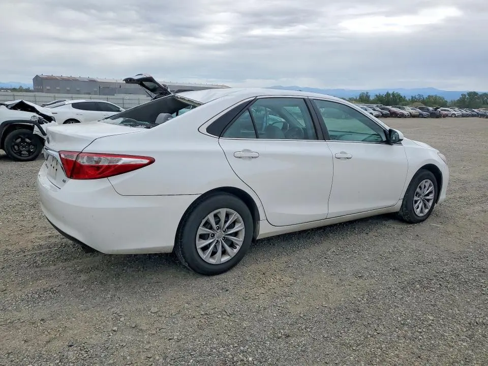 2017 TOYOTA CAMRY LE  