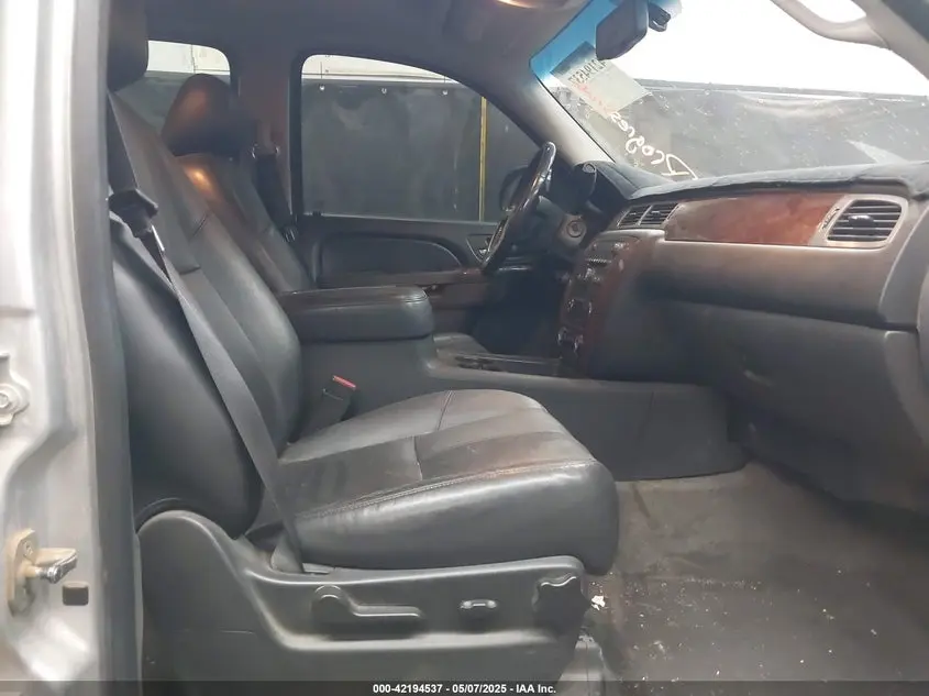 2013 CHEVROLET AVALANCHE LT