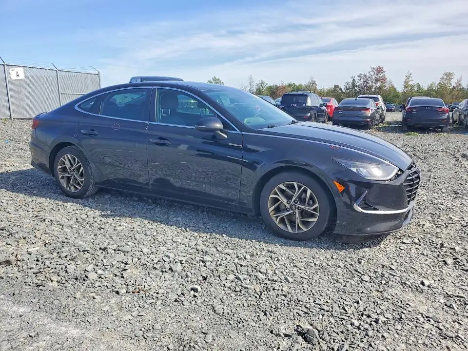 2021 HYUNDAI SONATA SE  
