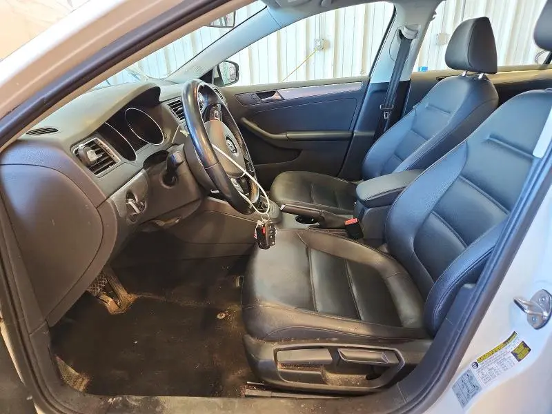 2016 VOLKSWAGEN JETTA SE  