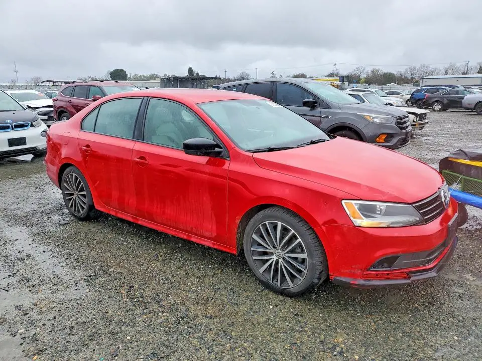 2016 VOLKSWAGEN JETTA SPORT  