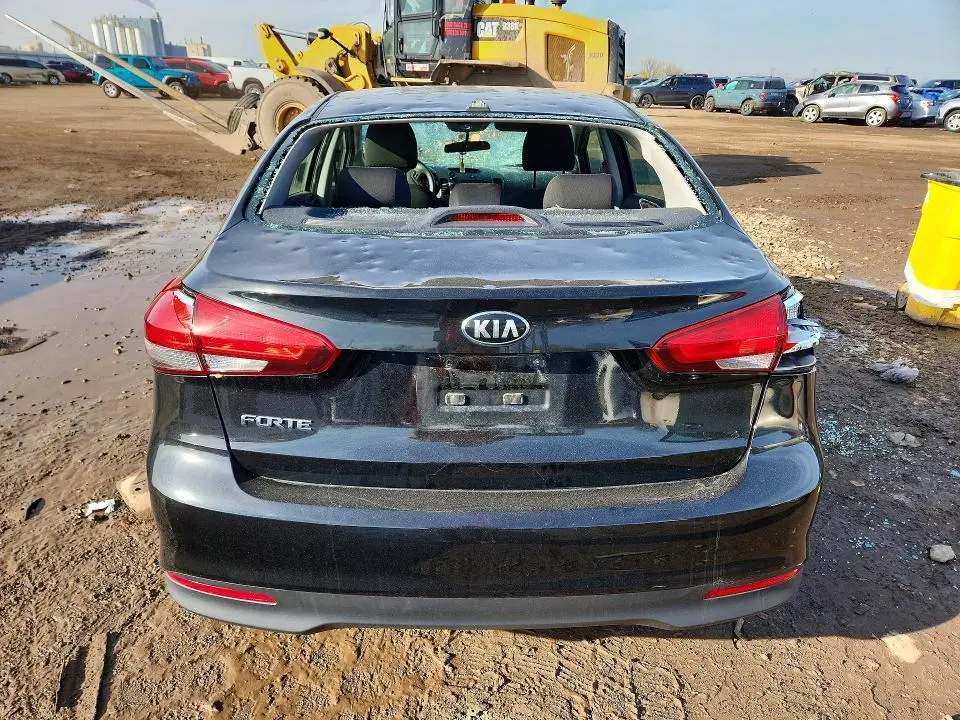 2017 KIA FORTE LX  