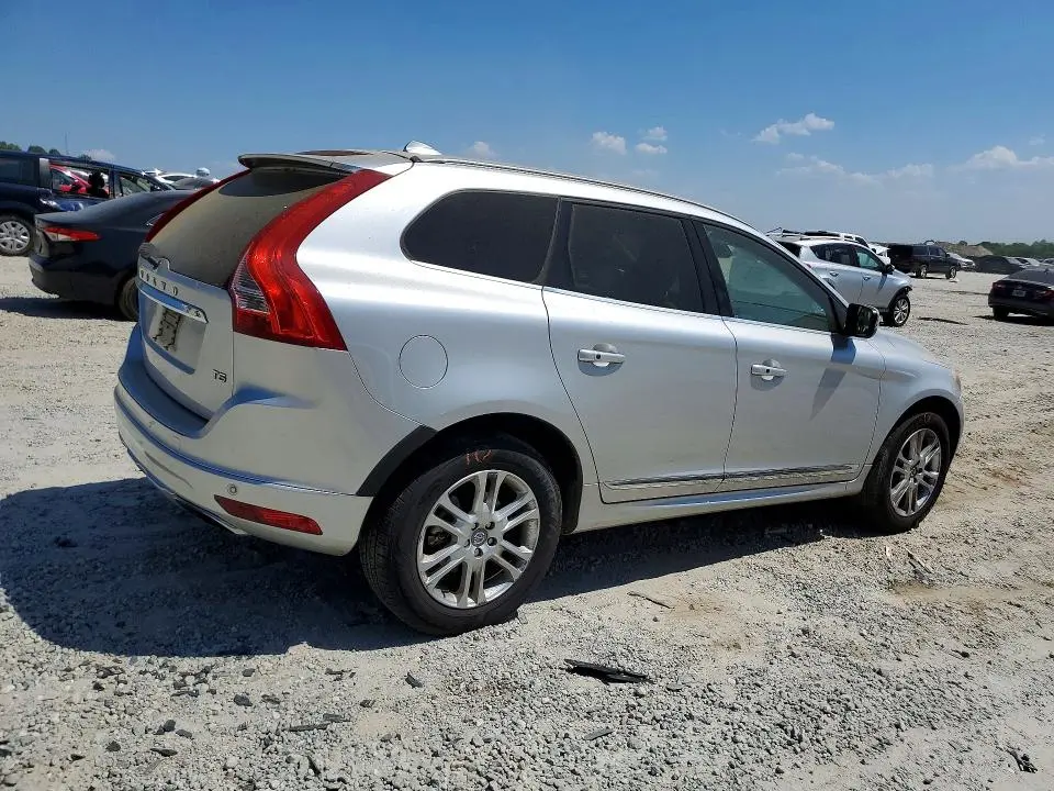 2015 VOLVO XC60 T5 PLATINUM  