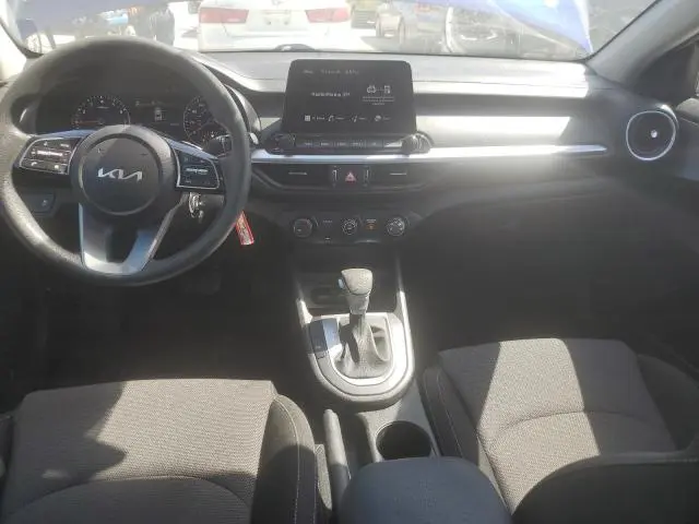 2023 KIA FORTE LX  