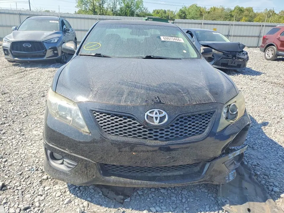 2011 TOYOTA CAMRY SE  
