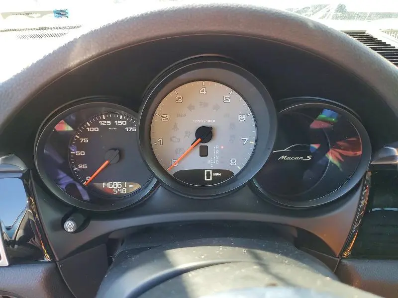2015 PORSCHE MACAN S  