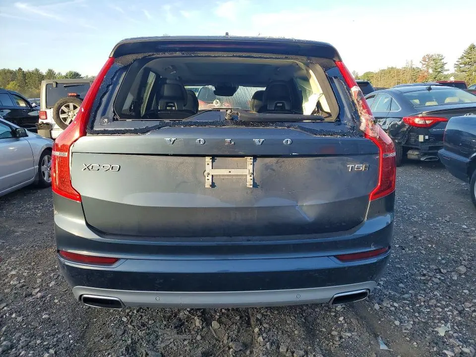 2021 VOLVO XC90 T5 MOMENTUM  
