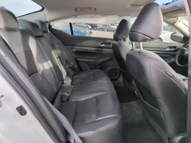 2021 NISSAN ALTIMA SR  