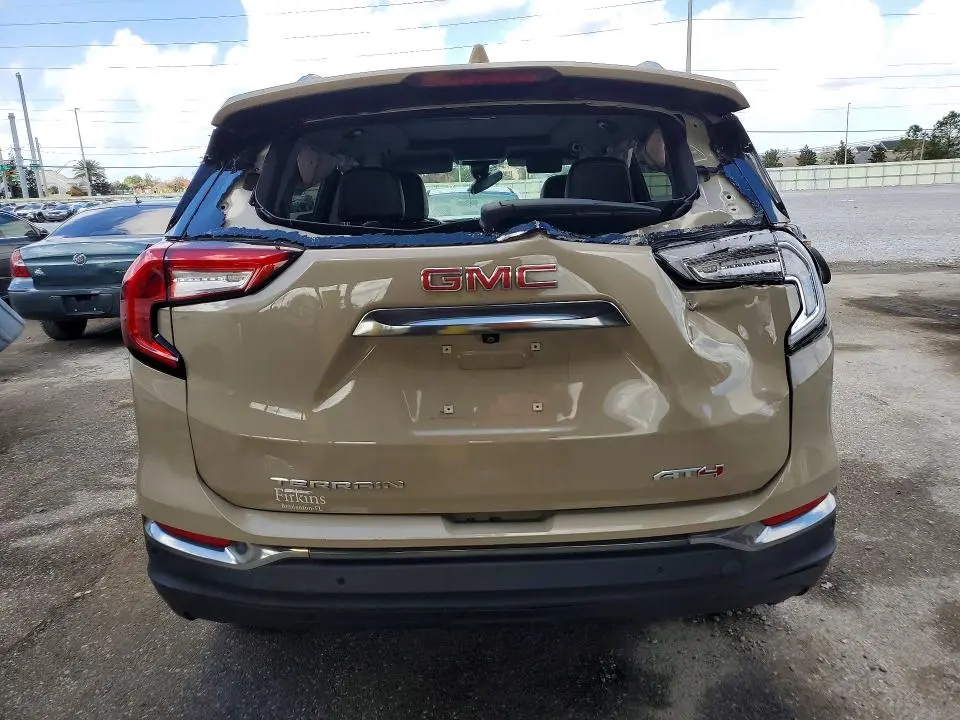 2022 GMC TERRAIN AT4  