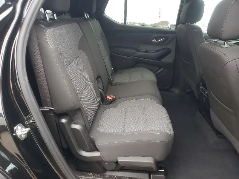 2023 CHEVROLET TRAVERSE LT  