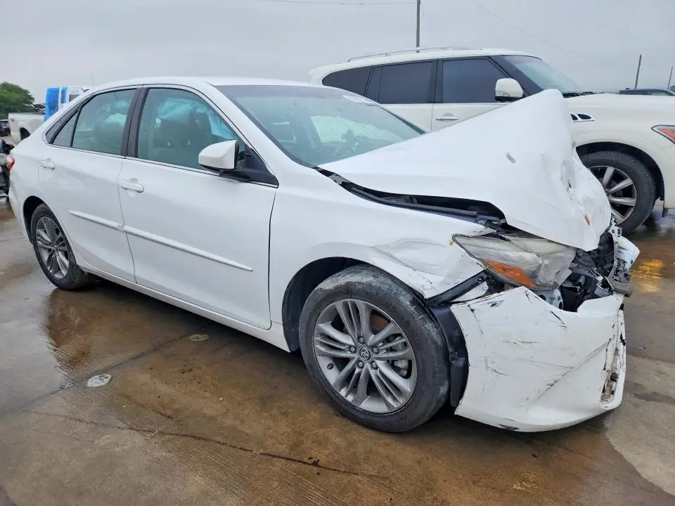 2017 TOYOTA CAMRY SE  