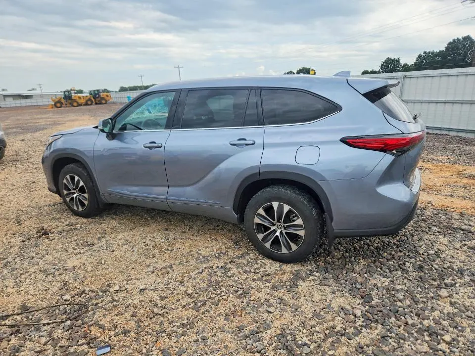 2020 TOYOTA HIGHLANDER XLE  