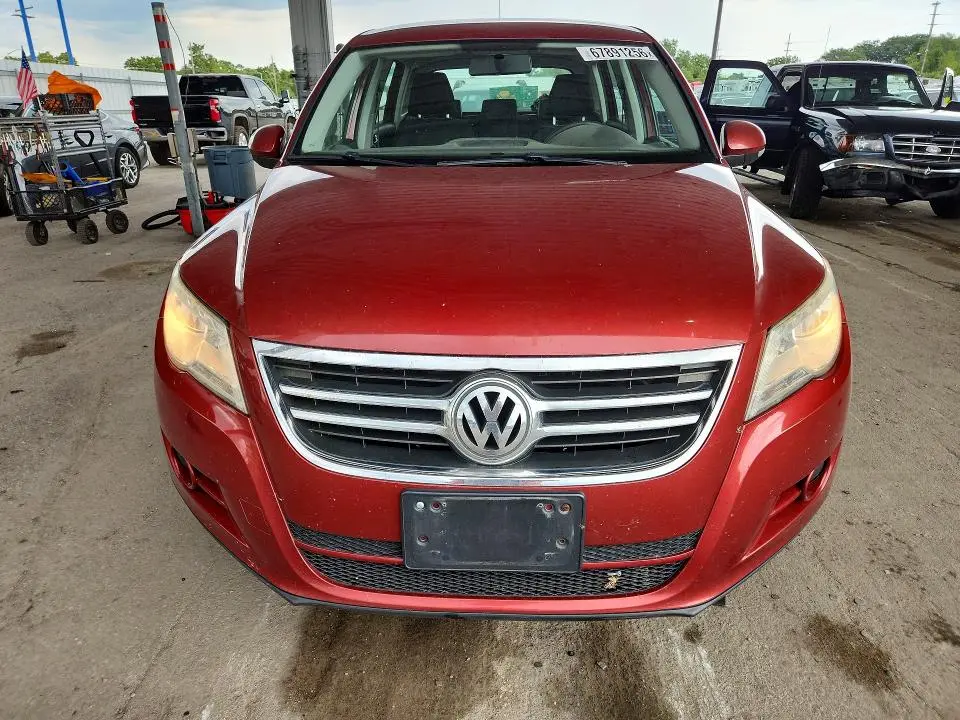 2011 VOLKSWAGEN TIGUAN S  