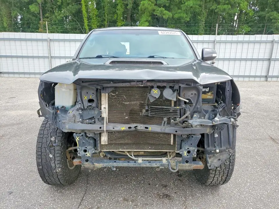 2015 TOYOTA TACOMA V6  