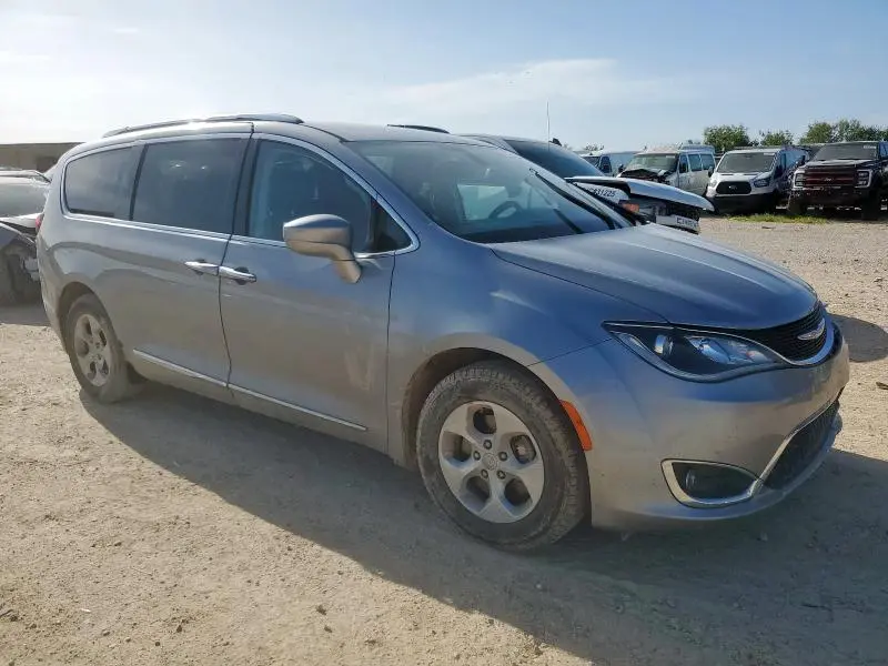 2017 CHRYSLER PACIFICA TOURING L PLUS  