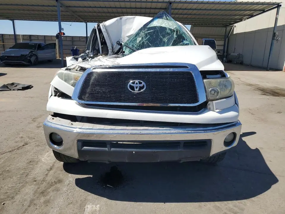 2011 TOYOTA TUNDRA GRADE  