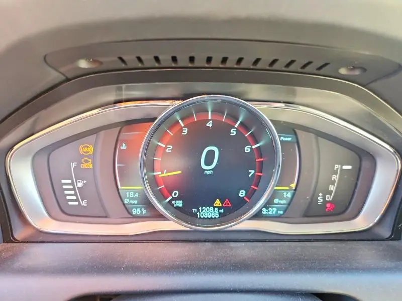 2015 VOLVO XC60 T5 PLATINUM  