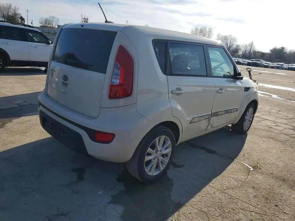 2013 KIA SOUL +  