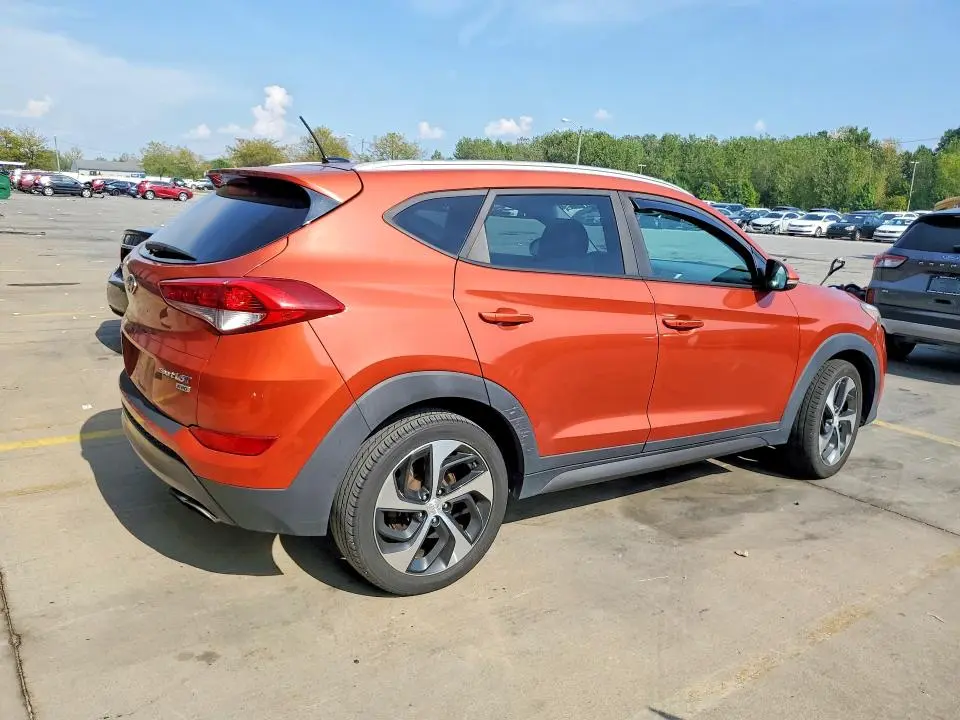 2016 HYUNDAI TUCSON SPORT  