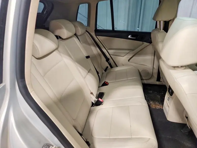 2011 VOLKSWAGEN TIGUAN S  