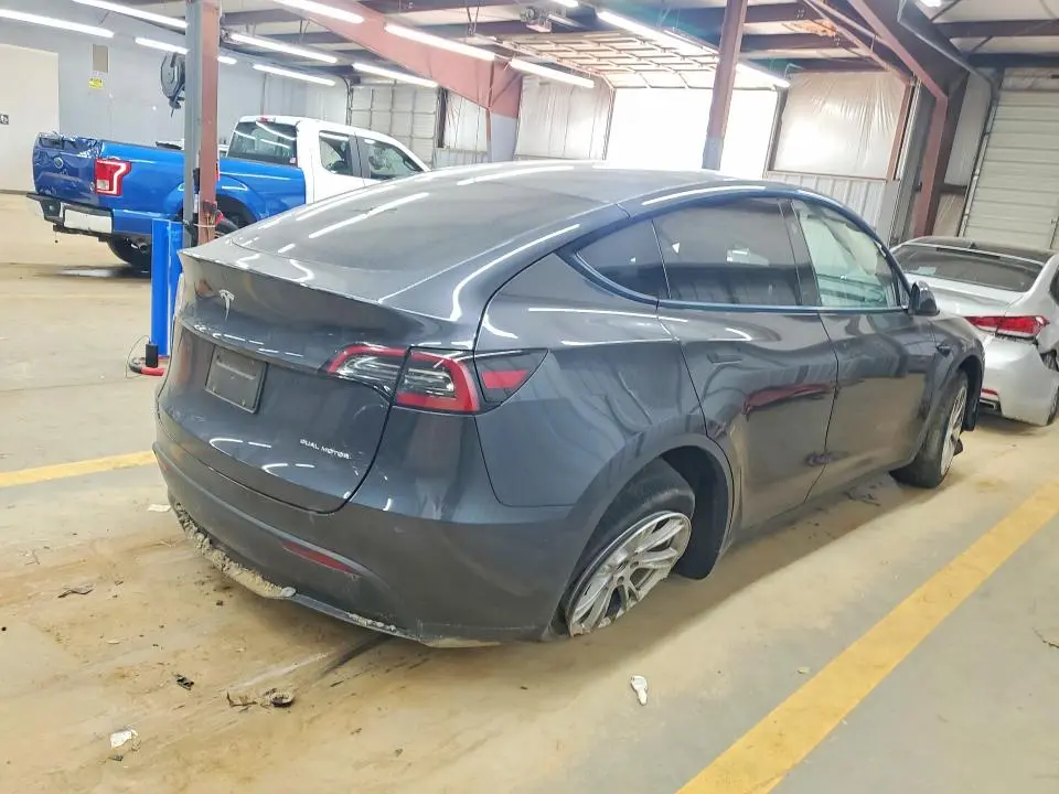 2024 TESLA MODEL Y   