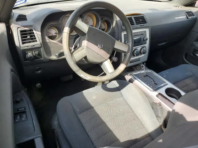 2010 DODGE CHALLENGER SE  