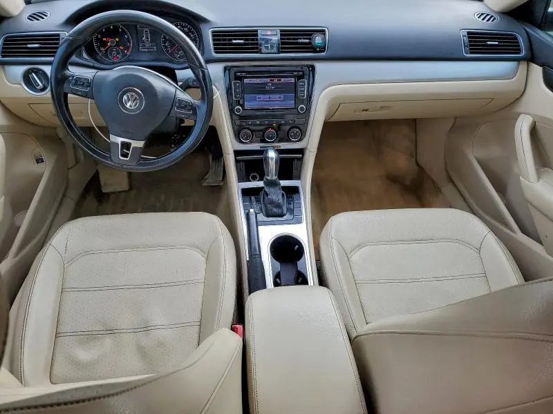 2013 VOLKSWAGEN PASSAT SE  