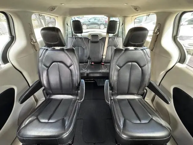 2020 CHRYSLER VOYAGER LXI  