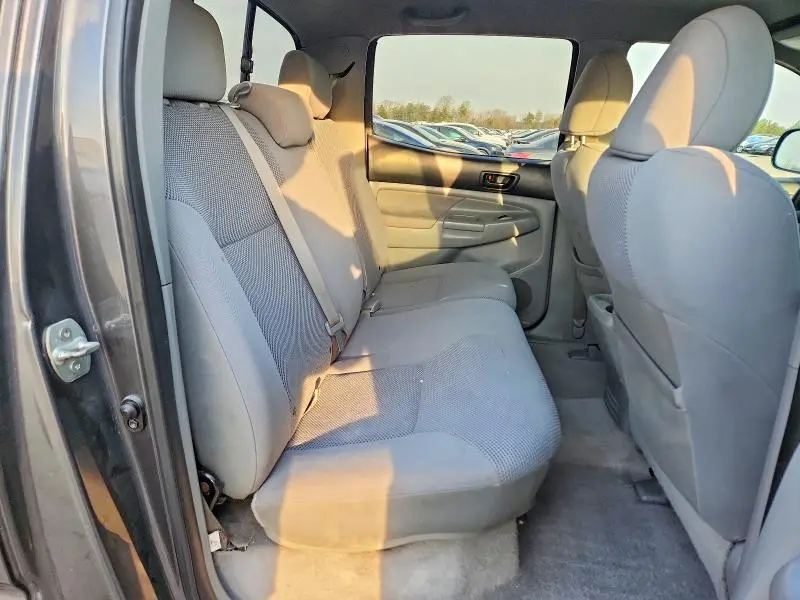 2011 TOYOTA TACOMA V6  