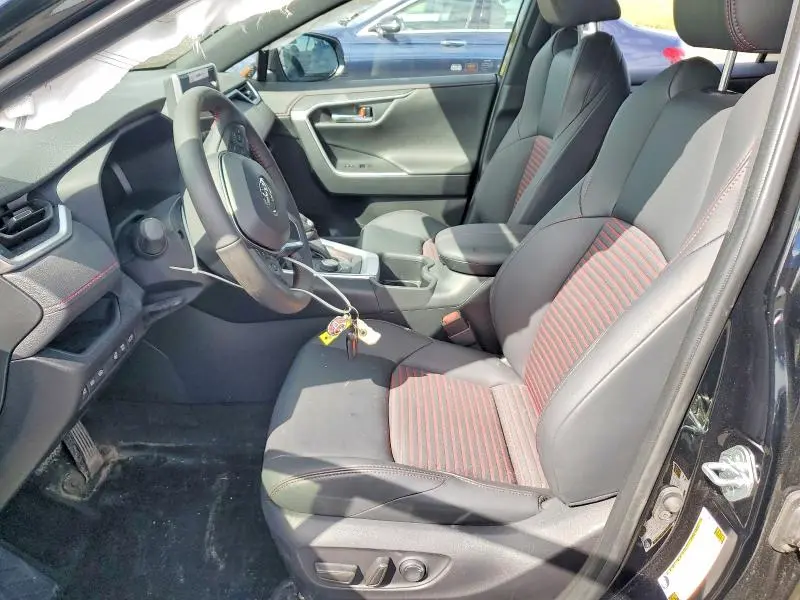 2025 TOYOTA RAV4 XSE  
