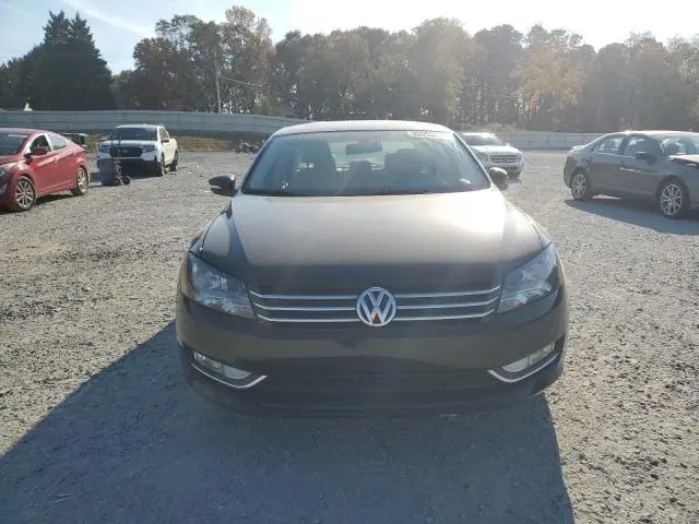 2015 VOLKSWAGEN PASSAT SE  