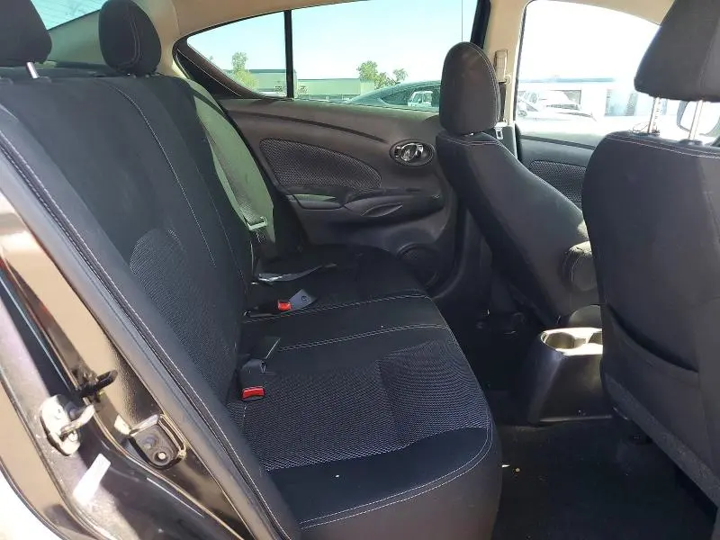 2019 NISSAN VERSA SV  