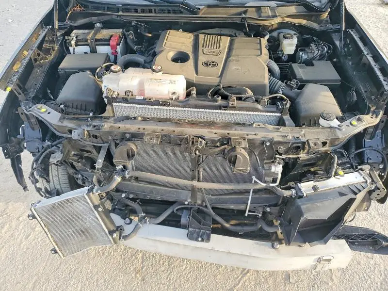 2024 TOYOTA TUNDRA CREWMAX SR  