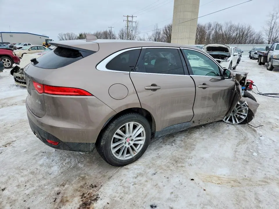 2017 JAGUAR F-PACE PRESTIGE  