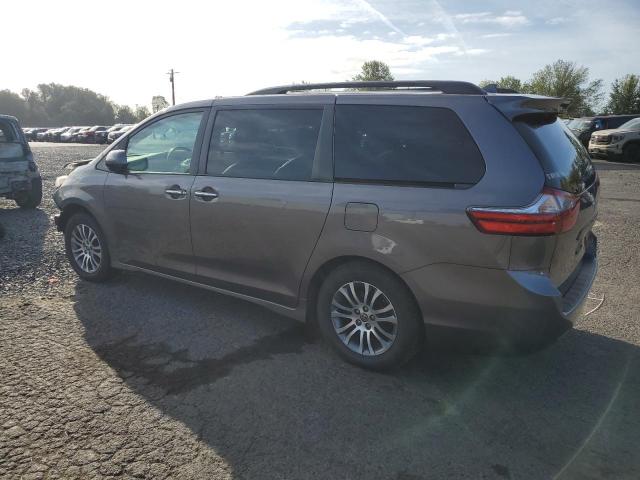 2020 TOYOTA SIENNA XLE