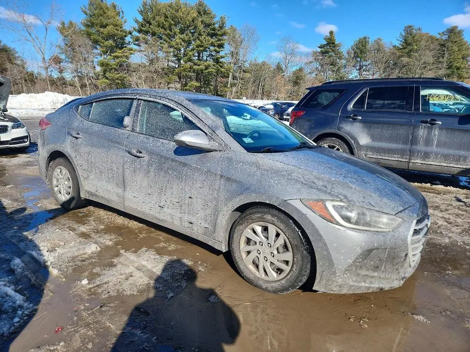 2018 HYUNDAI ELANTRA SE  