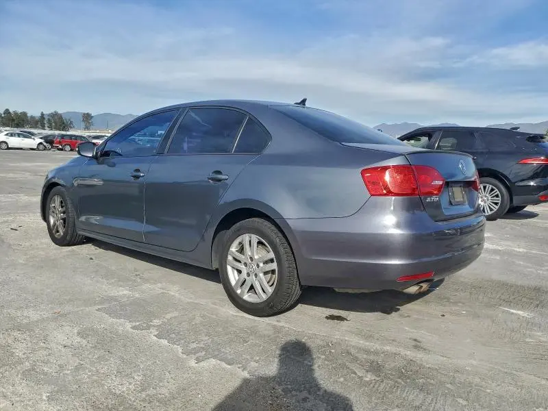 2011 VOLKSWAGEN JETTA SE  