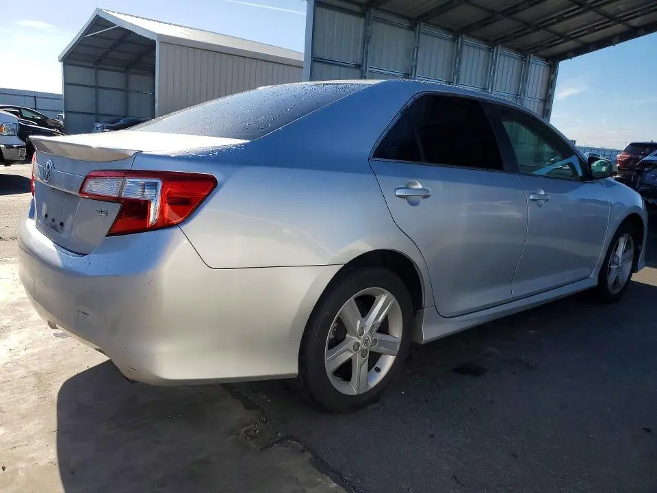 2012 TOYOTA CAMRY SE  