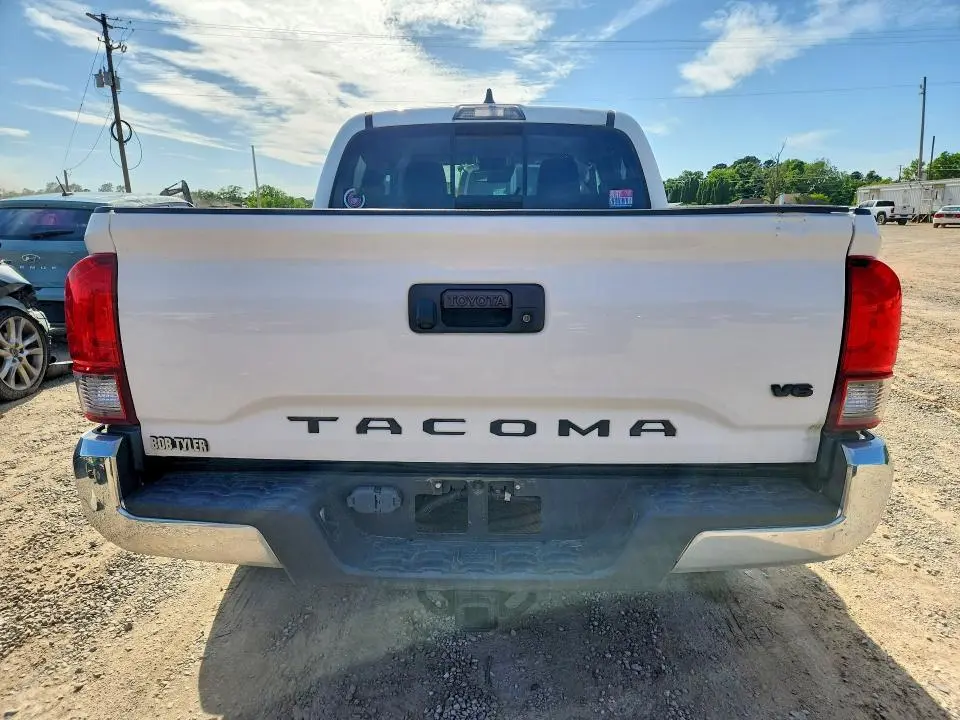 2021 TOYOTA TACOMA SR5 V6  