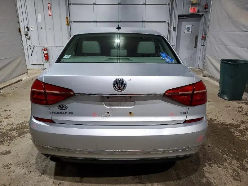 2016 VOLKSWAGEN PASSAT SE  