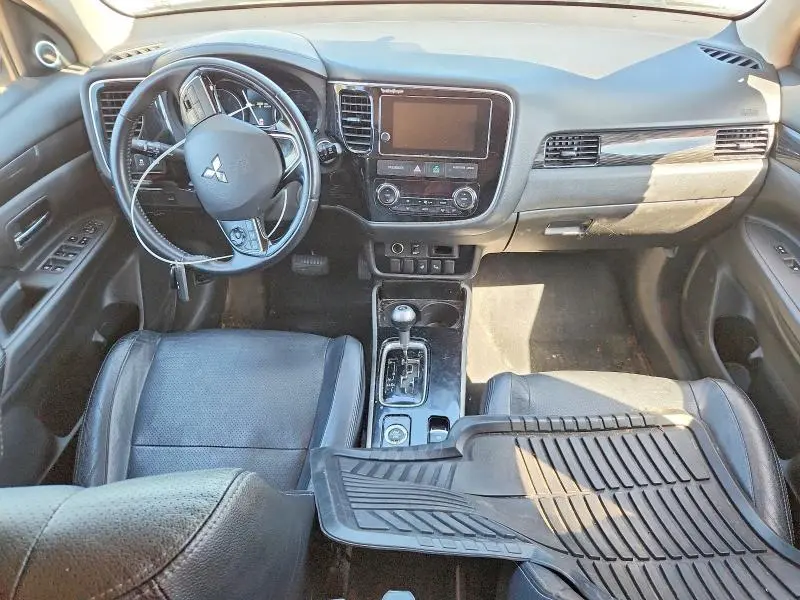 2018 MITSUBISHI OUTLANDER SE  