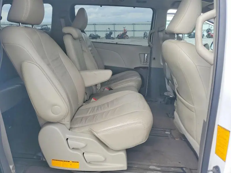 2011 TOYOTA SIENNA XLE 8-PASSENGER  