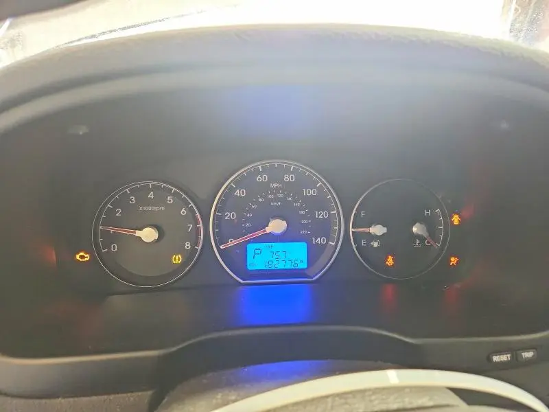 2011 HYUNDAI SANTA FE GLS  