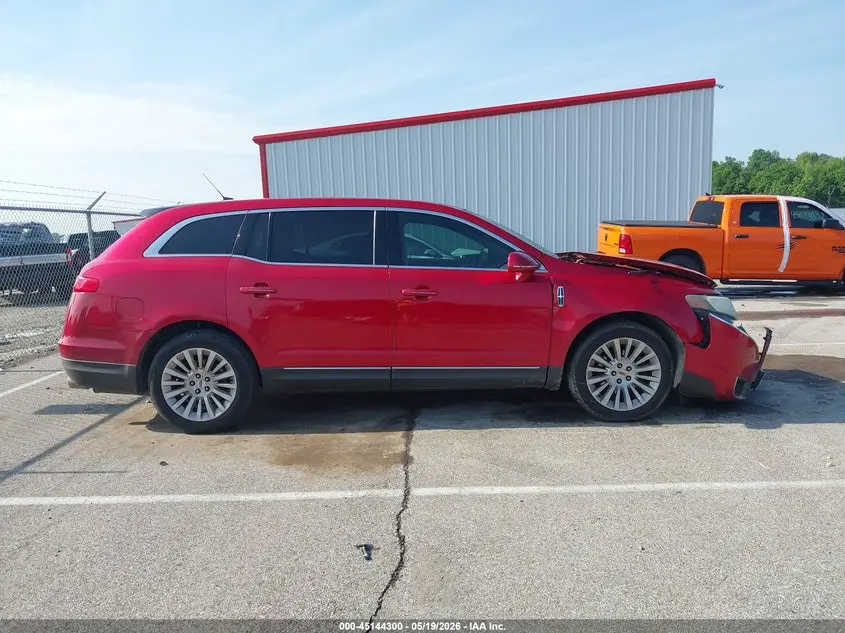 2010 LINCOLN MKT  