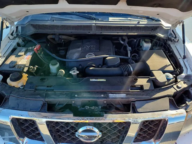 2013 NISSAN TITAN SV  